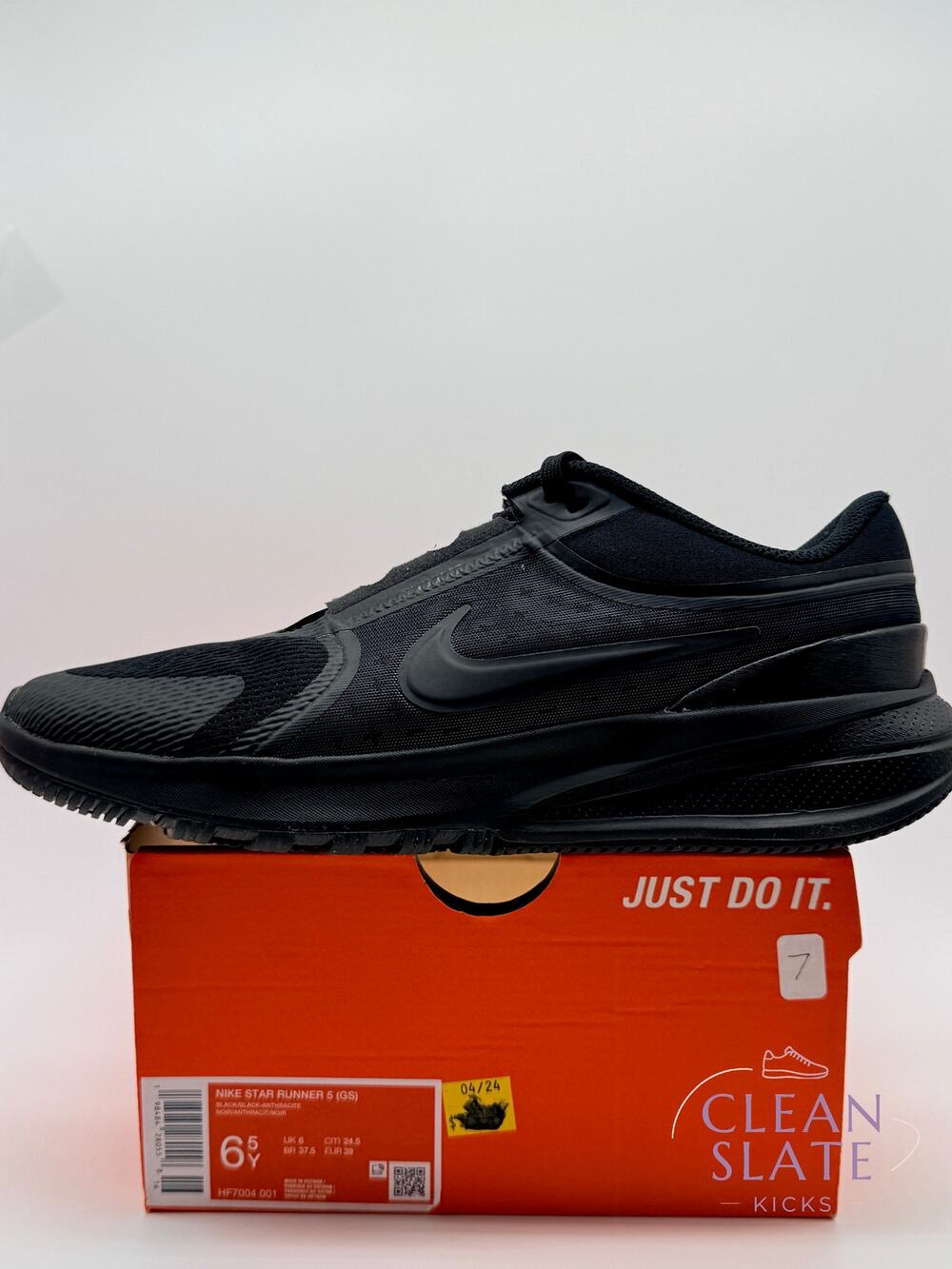 Nike Star Runner 5 GS Black Anthracite Kids 6.5Y NIB